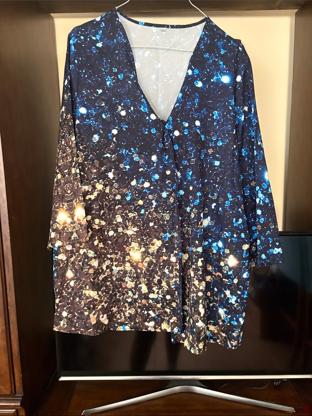 Women’s Navy Blue V-Neck Printed Flowing Top